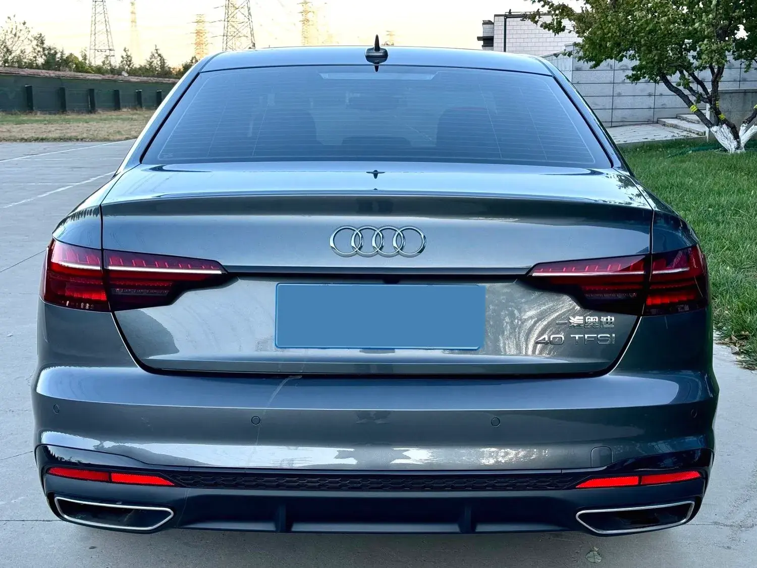 2023 AUDI A4L thumbnail 4