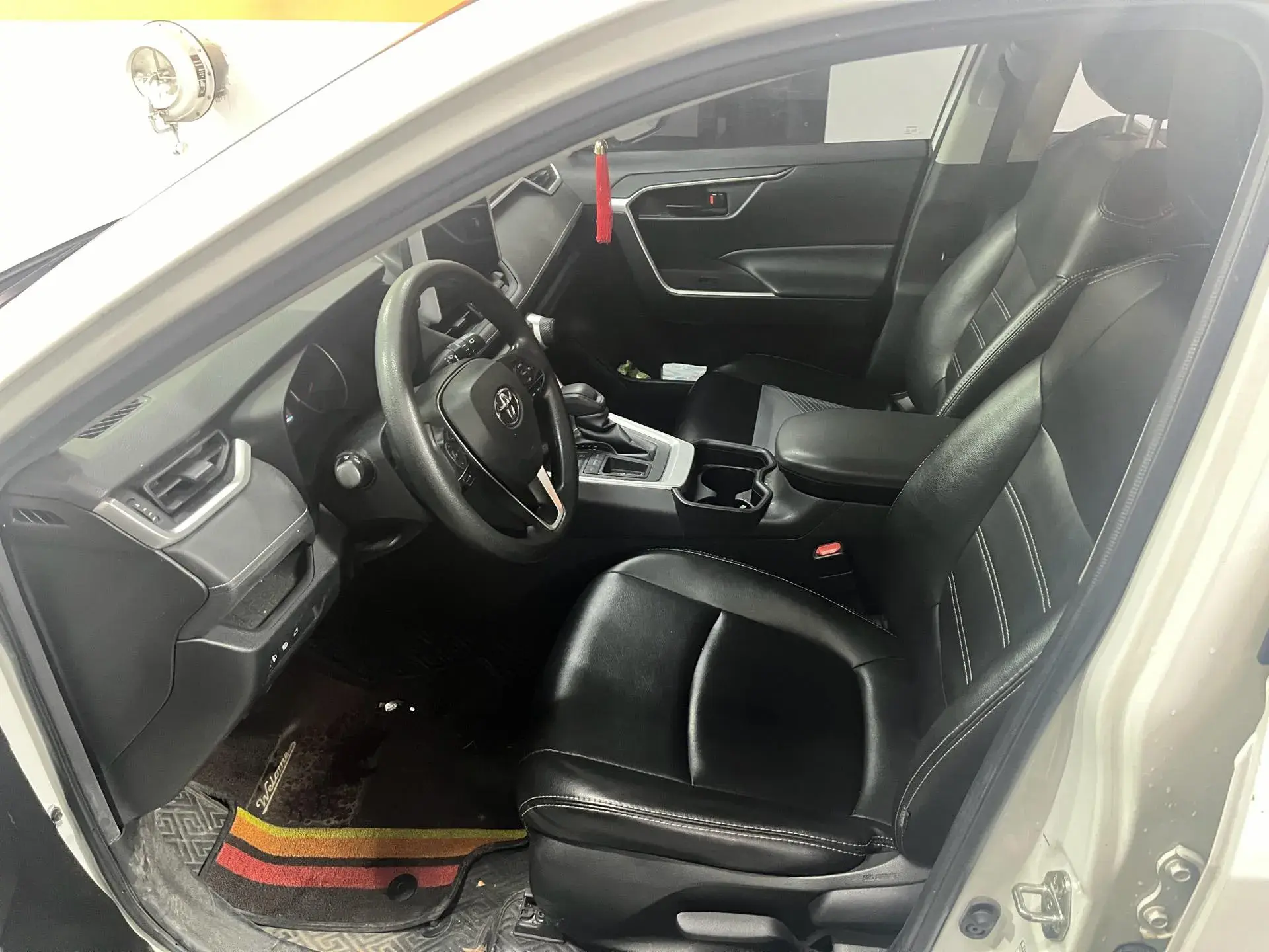 2020 TOYOTA RAV4 thumbnail 3