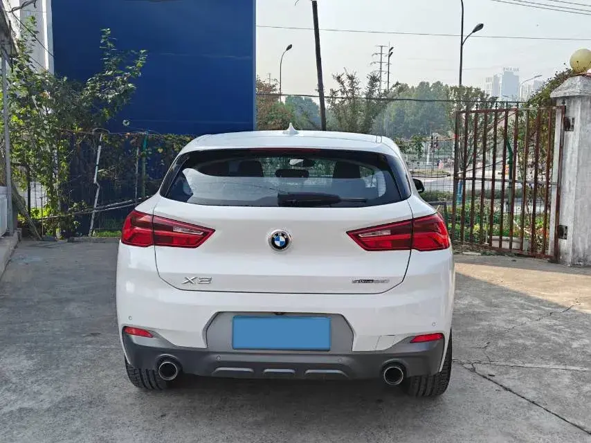 2020 BMW X2 thumbnail 4
