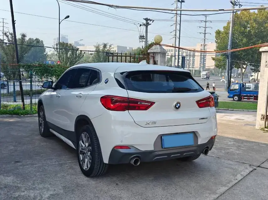 2020 BMW X2 thumbnail 3