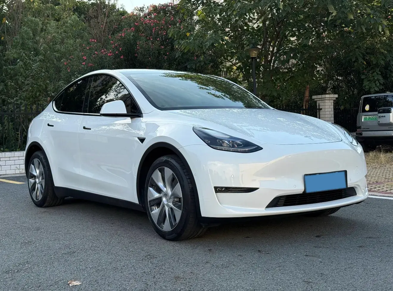 2021 TESLA MODEL thumbnail 3