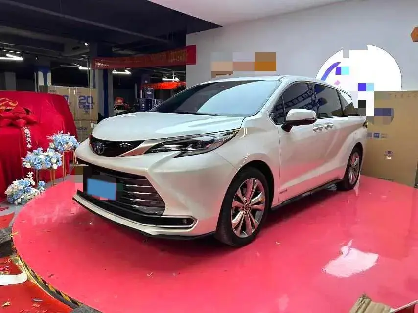 2023 Toyota Sienna 2.5L 189HP L4 E-CVT Hybrid