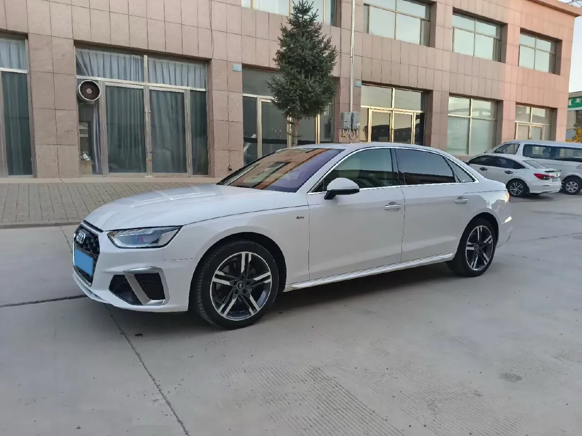 2022 Audi A4L 2.0T 190HP L4 7DCT,autocango,china used car exporter,china ev exporter,chinese used car exporter,chinese used ev exporter