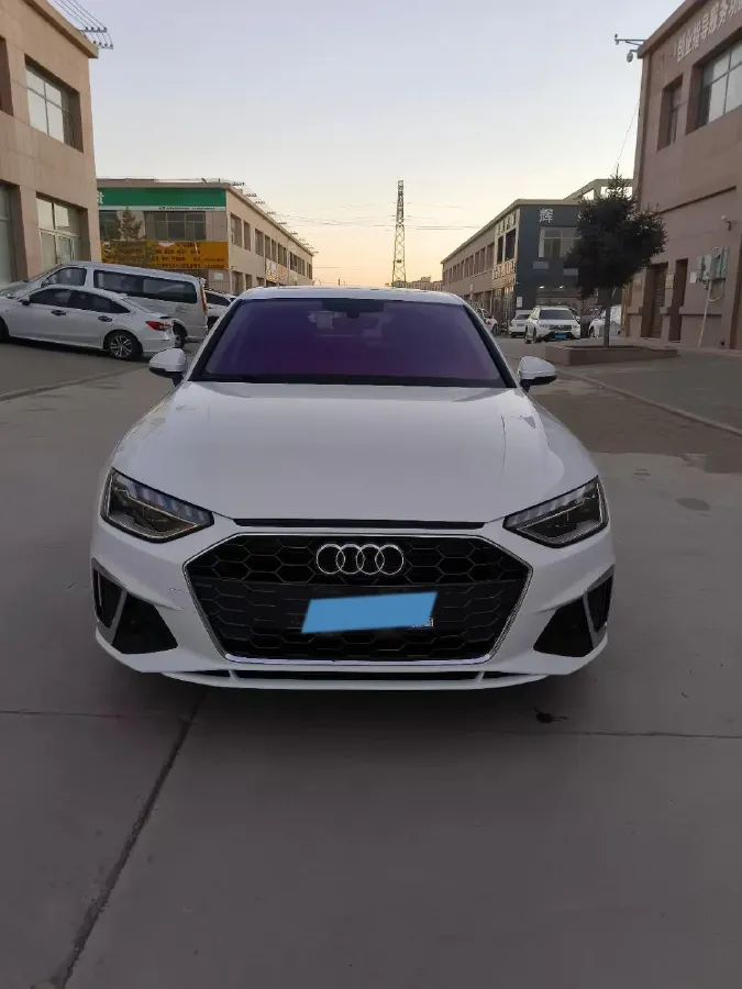 2022 Audi A4L 2.0T 190HP L4 7DCT,autocango,china used car exporter,china ev exporter,chinese used car exporter,chinese used ev exporter
