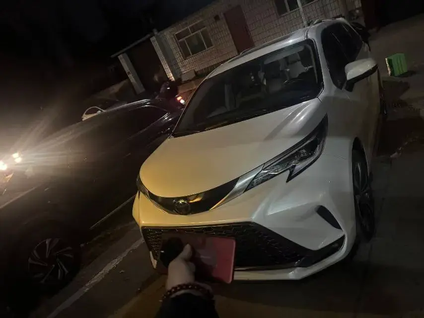 2024 Toyota Granvia 2.5L 189HP L4 E-CVT Hybrid