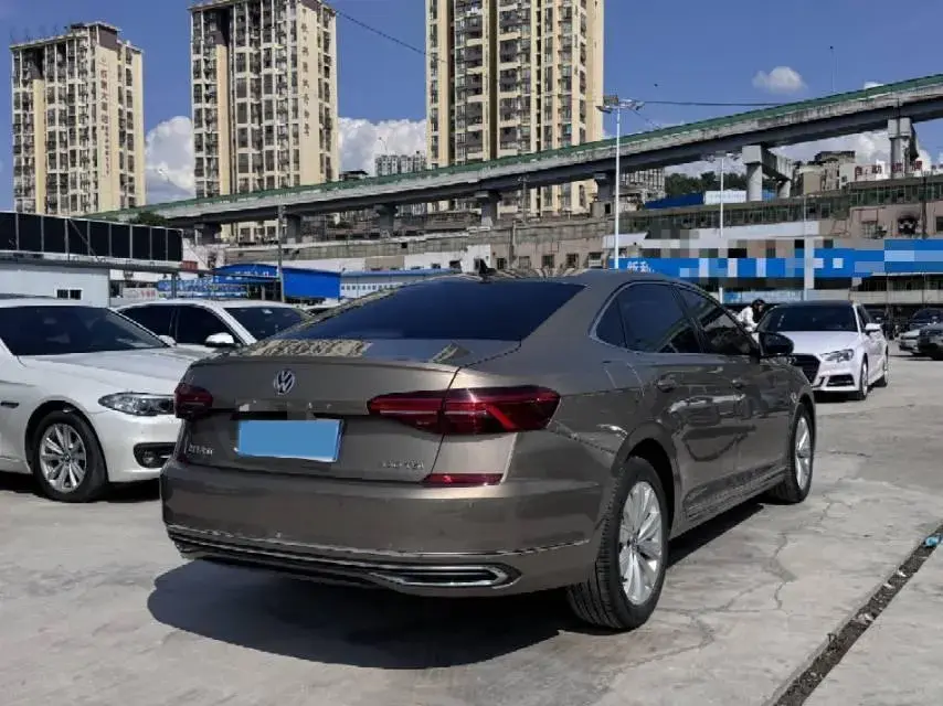 2020 VOLKSWAGEN PASSAT thumbnail 4