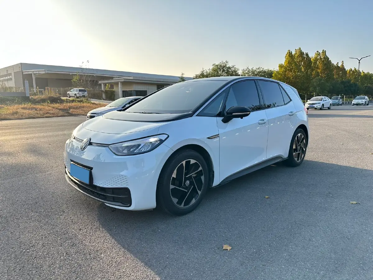 2023 Volkswagen ID.3 BEV 52.8KWH