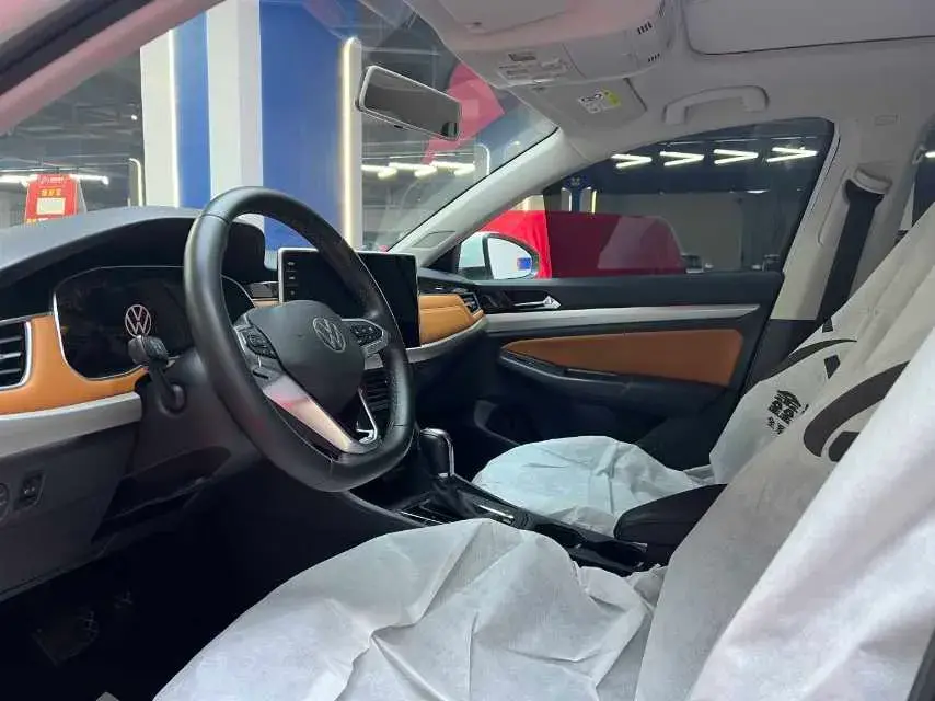 2023 VOLKSWAGEN BORA thumbnail 3