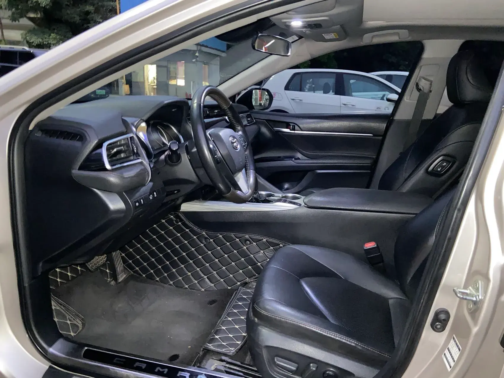 2019 TOYOTA CAMRY thumbnail 3