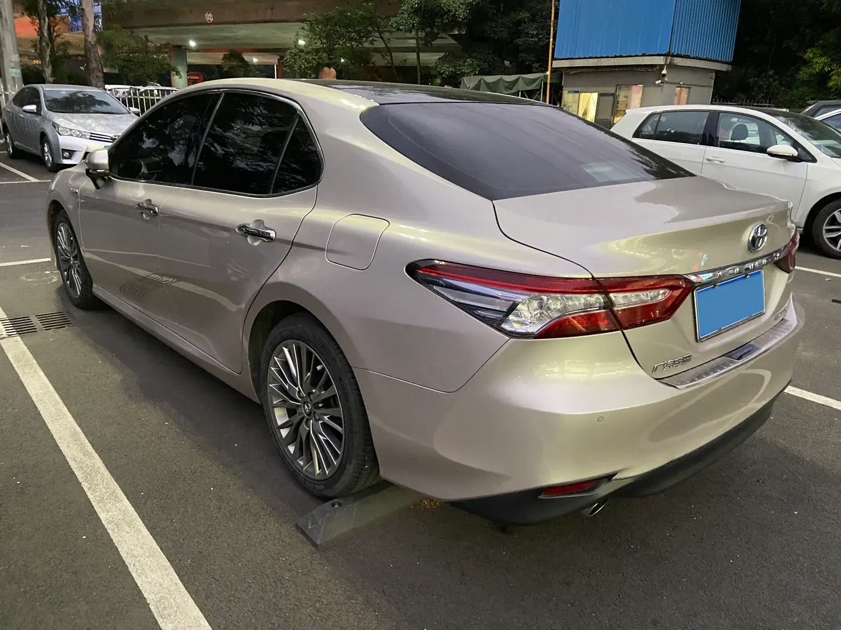 2019 TOYOTA CAMRY thumbnail 4