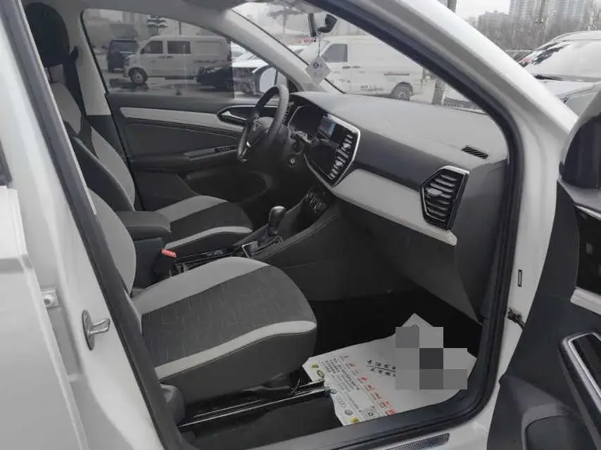 2023 JETTA VS5 thumbnail 3