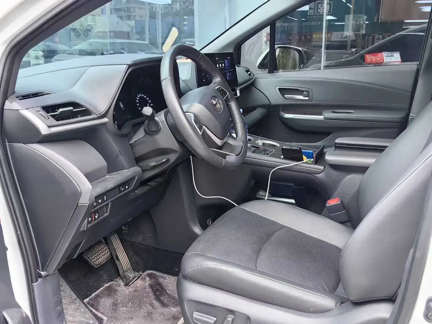 2024 TOYOTA SIENNA thumbnail 4