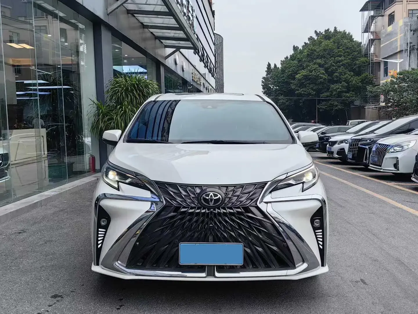 2024 TOYOTA SIENNA thumbnail 2