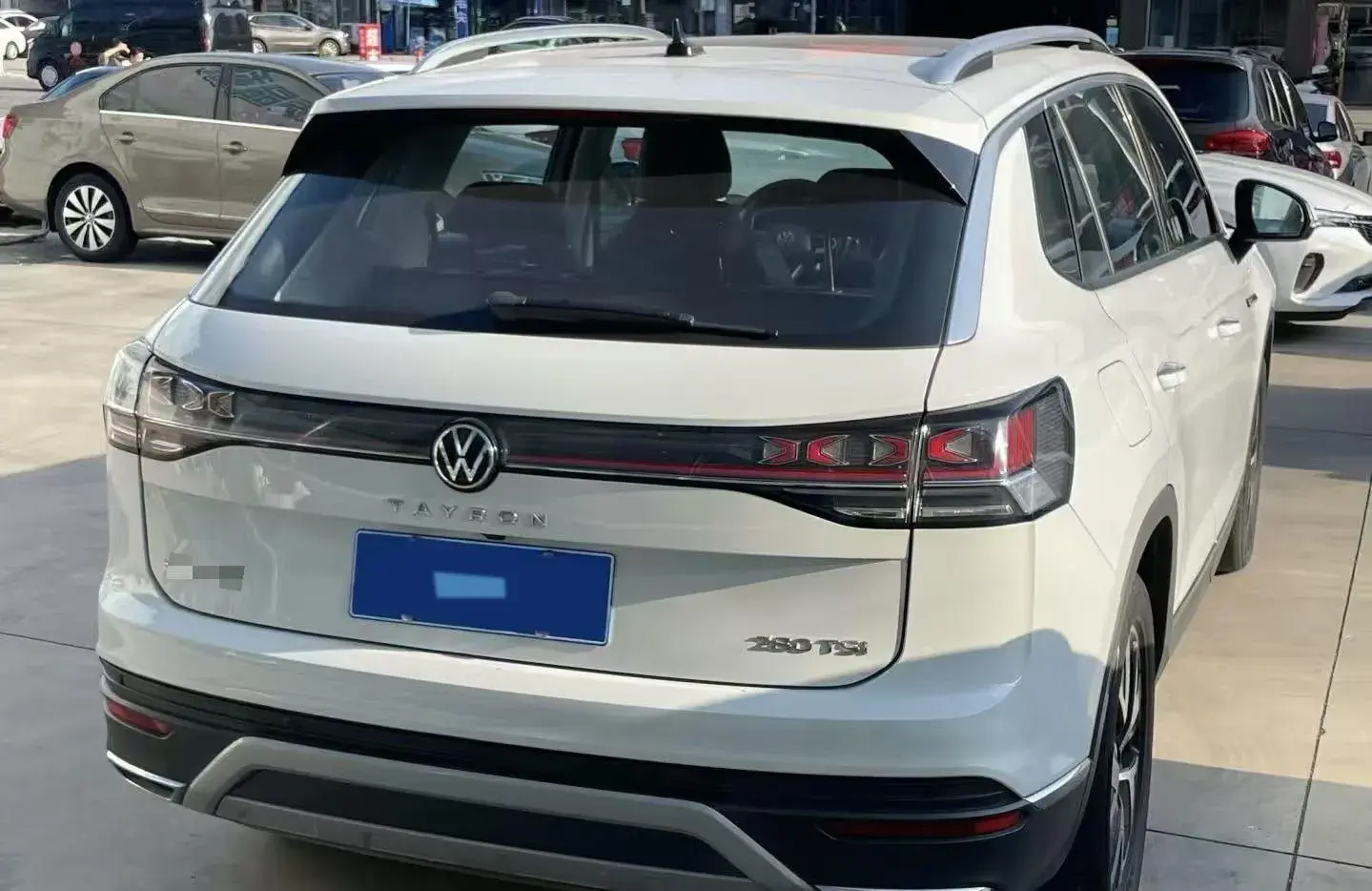 2023 VOLKSWAGEN TAYRON thumbnail 4