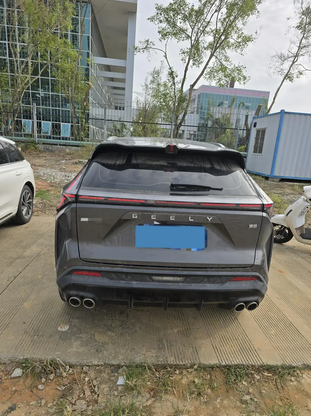 2024 GEELY AZKARRA thumbnail 4