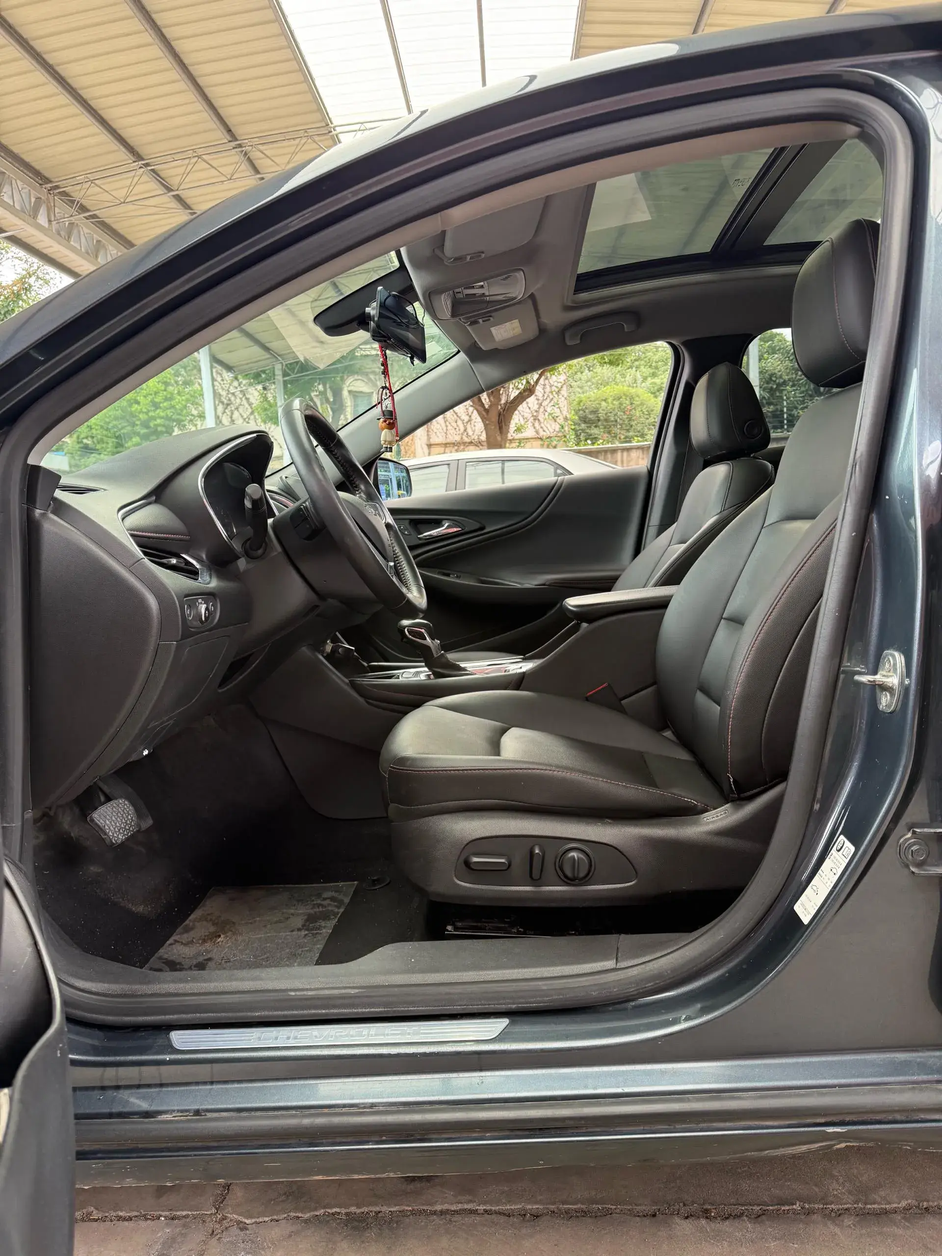 2021 CHEVROLET MALIBU thumbnail 4