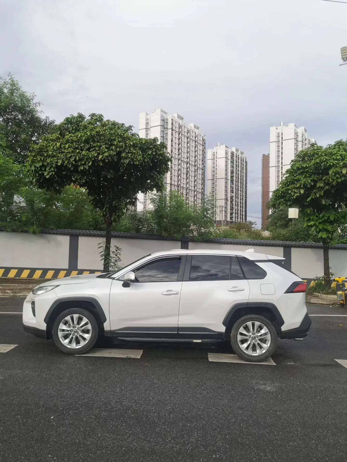 2022 TOYOTA WILDLANDER thumbnail 4