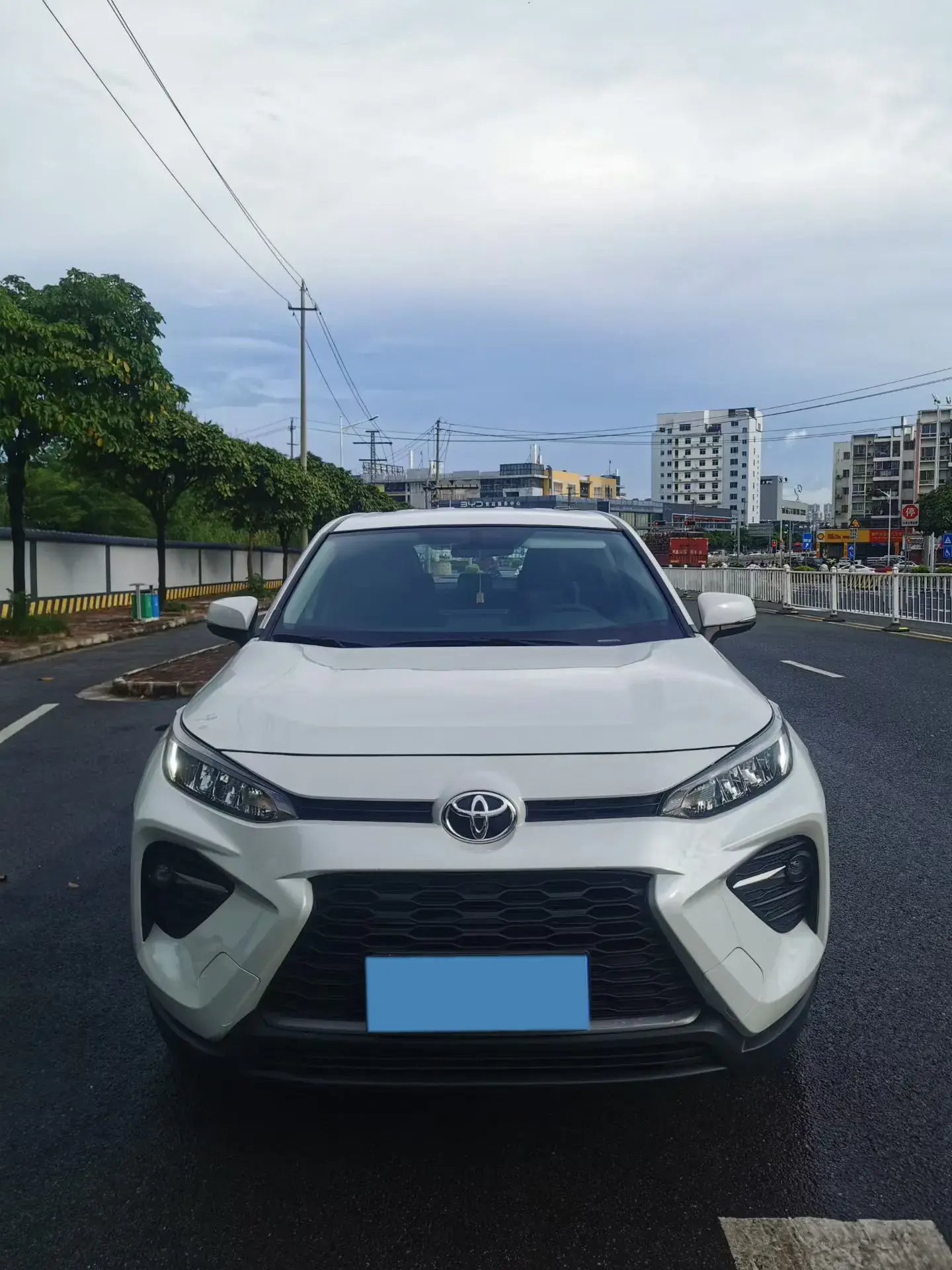 2022 TOYOTA WILDLANDER thumbnail 3