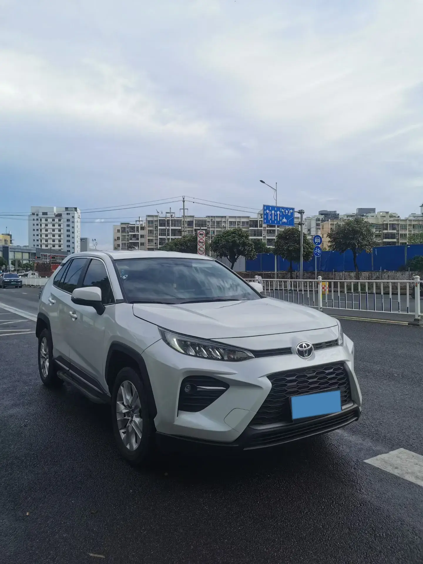 2022 TOYOTA WILDLANDER thumbnail 2