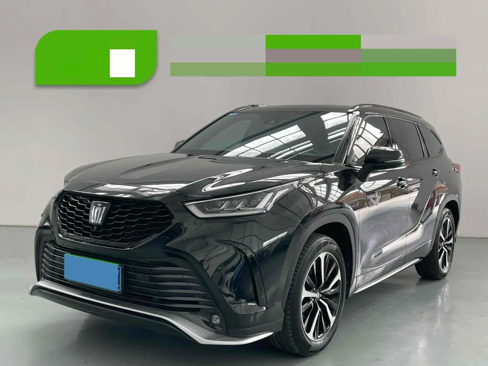 2022 TOYOTA CROWN view 1