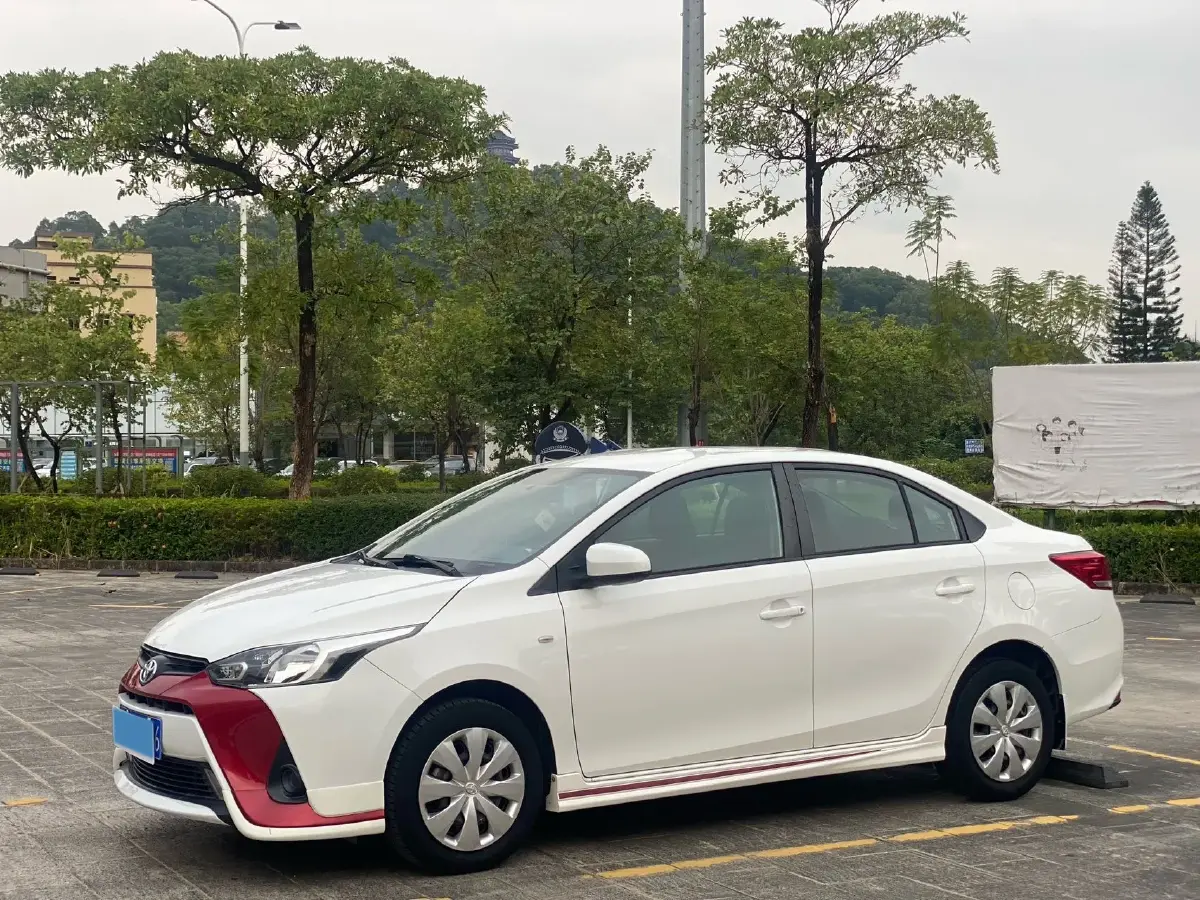 2017 Toyota Yaris L 1.5L 107HP L4 CVT