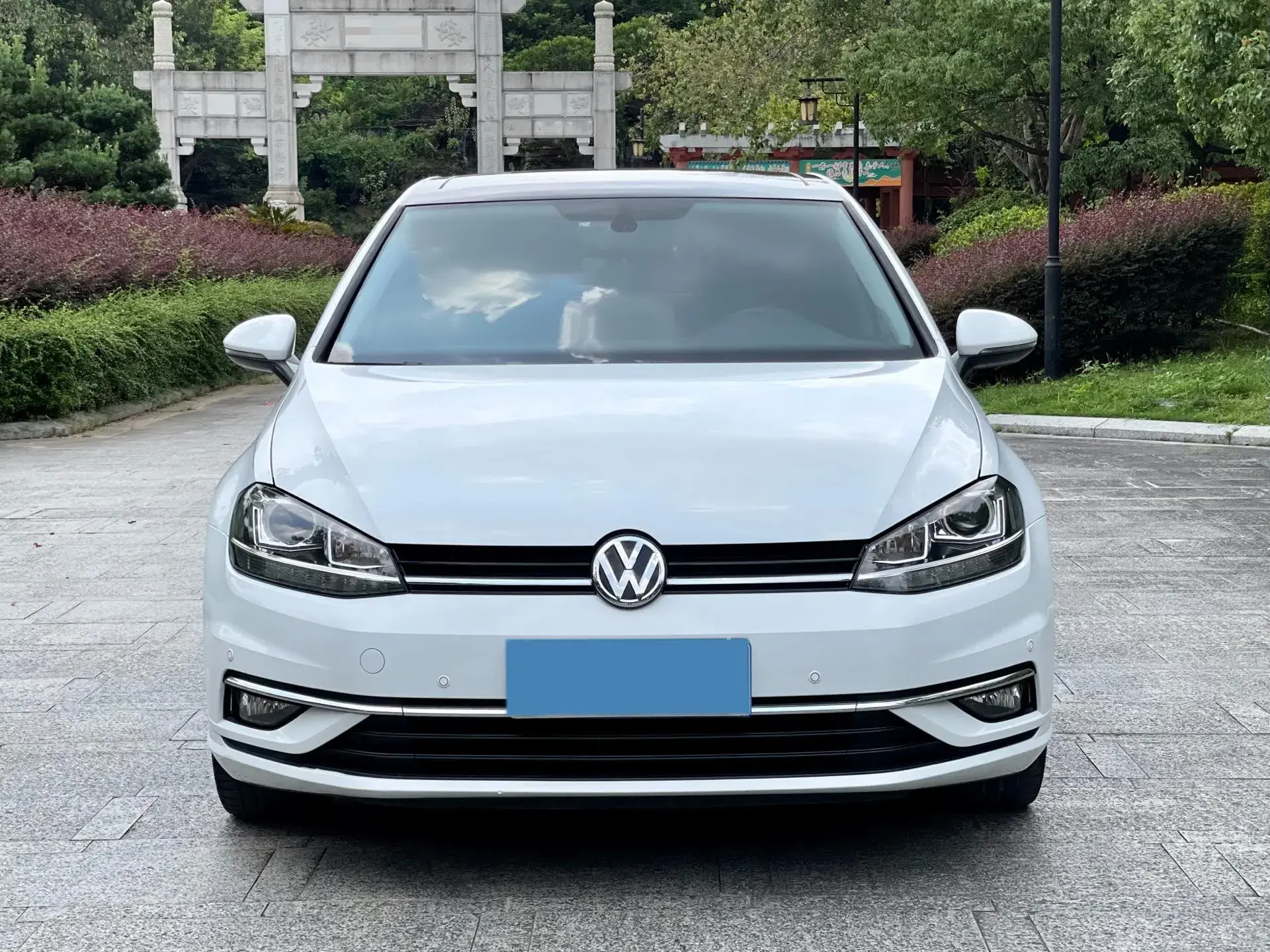 2018 VOLKSWAGEN GOLF thumbnail 3