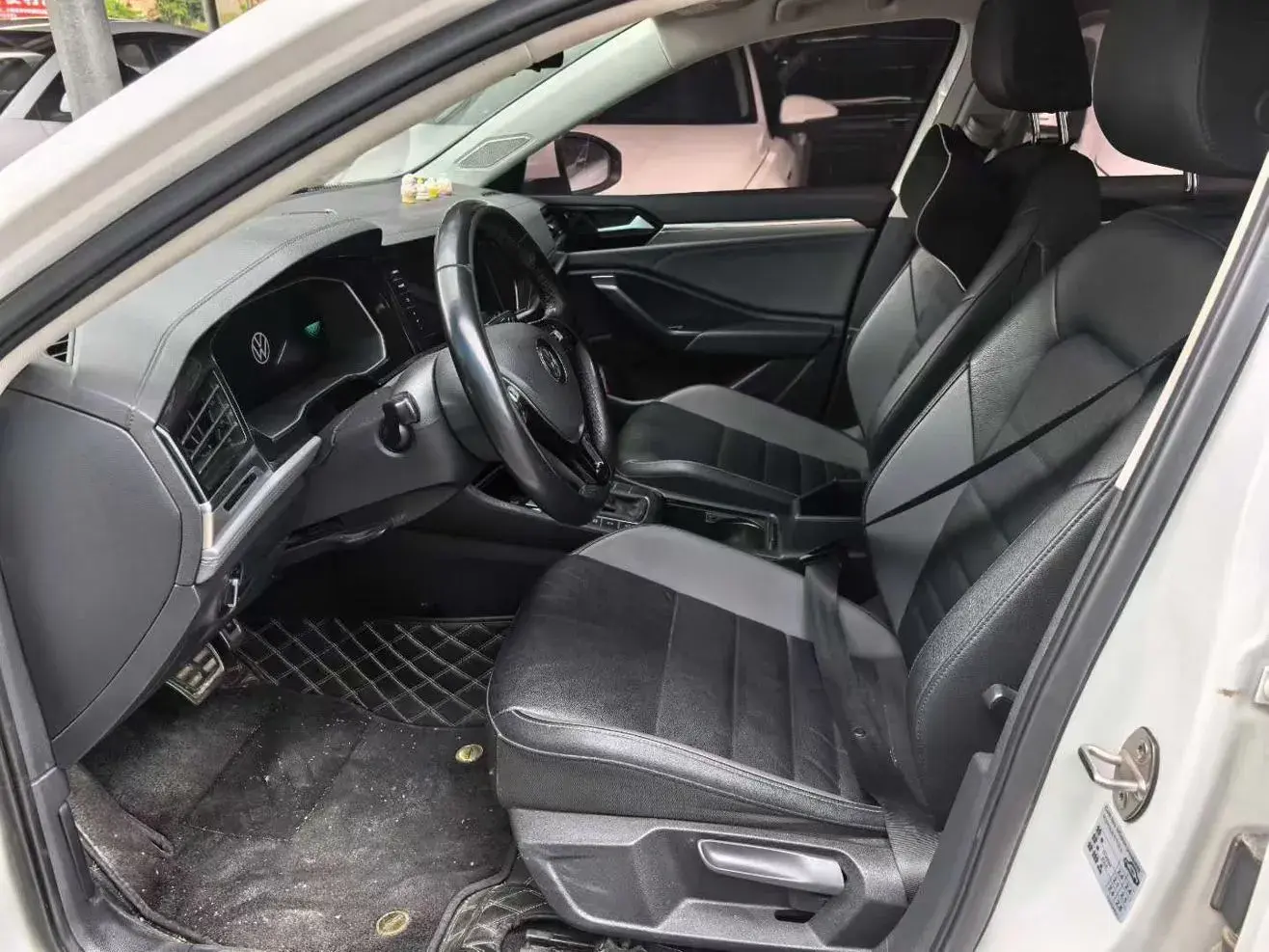 2021 VOLKSWAGEN SAGITAR thumbnail 4