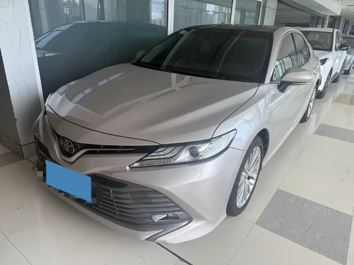 2018 Toyota Camry 2.5L 209HP L4 8AT