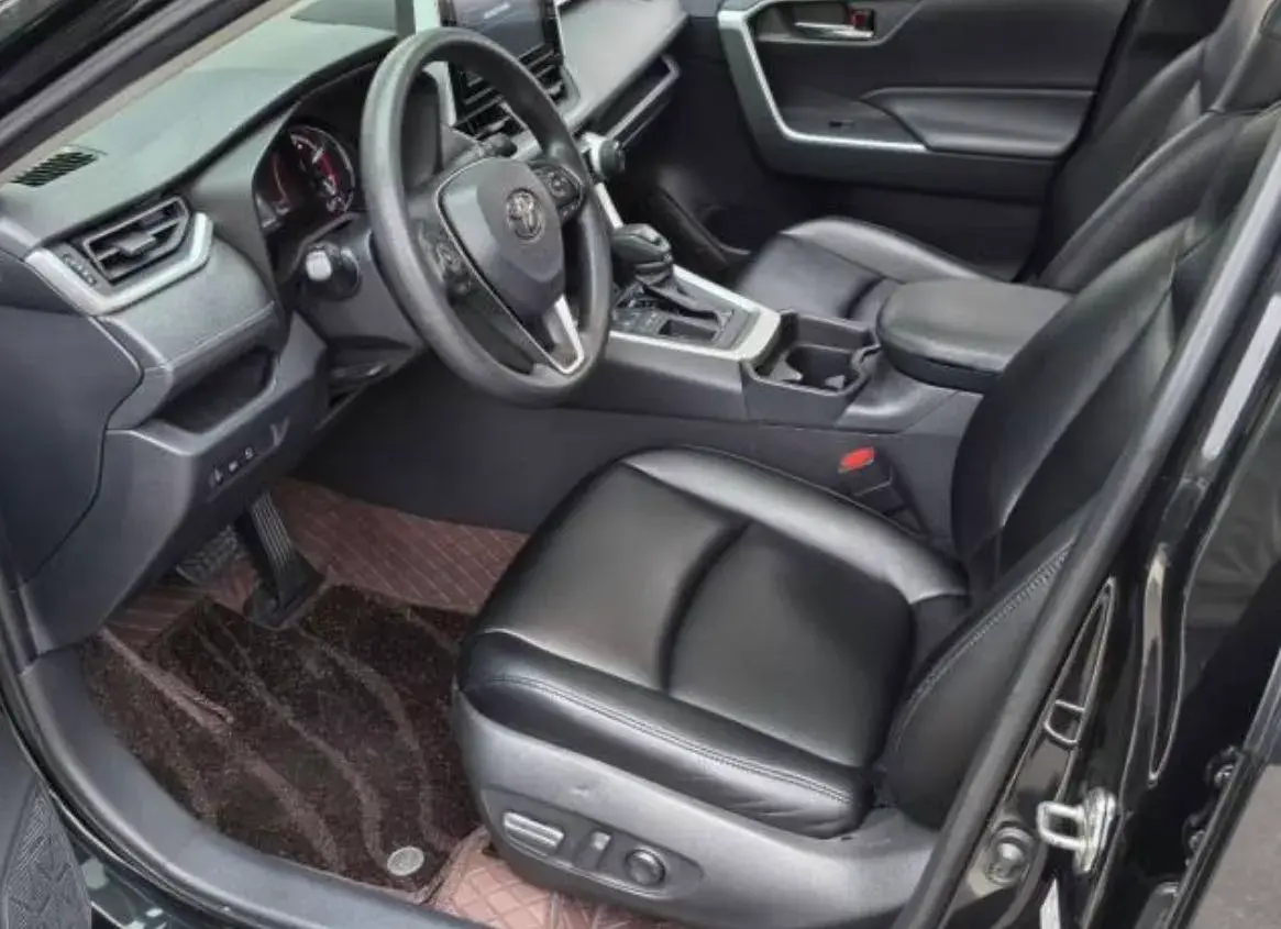 2020 TOYOTA RAV4 thumbnail 2