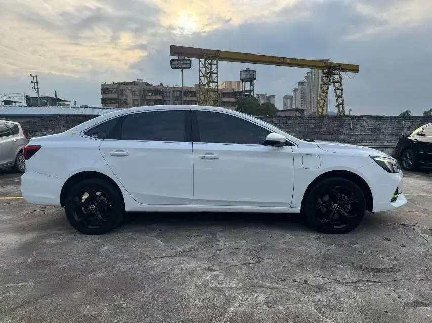 2021 ROEWE I6 thumbnail 3