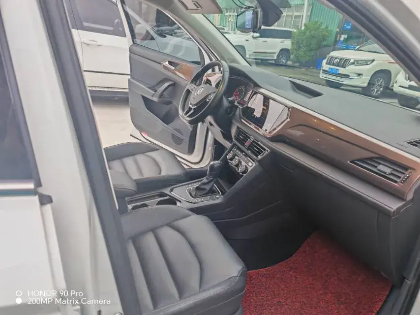 2019 VOLKSWAGEN THARU thumbnail 3