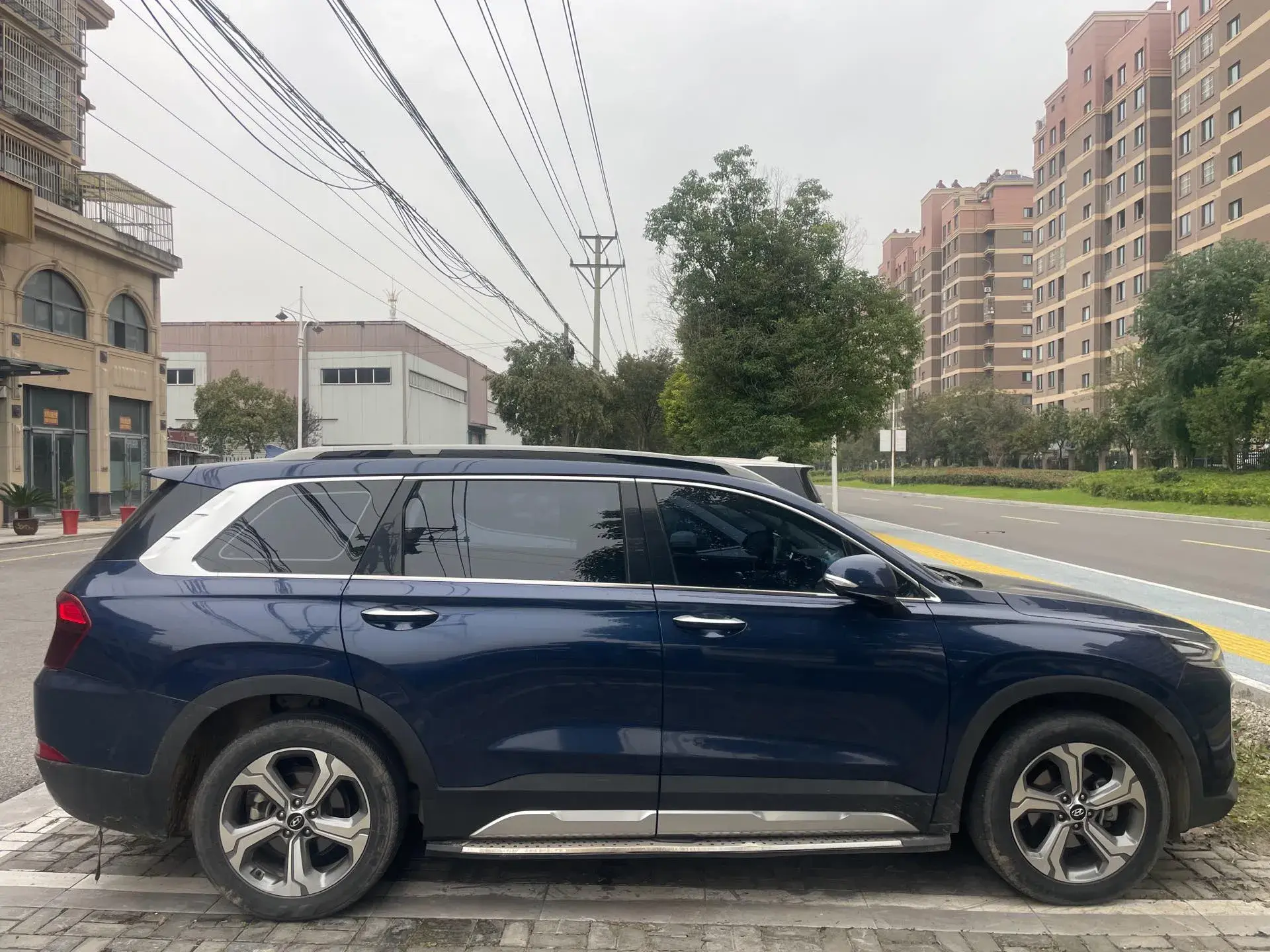 2019 HYUNDAI SANTAFE thumbnail 4