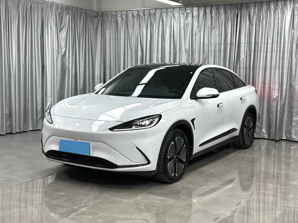 2025 ARCFOX αS6 BEV