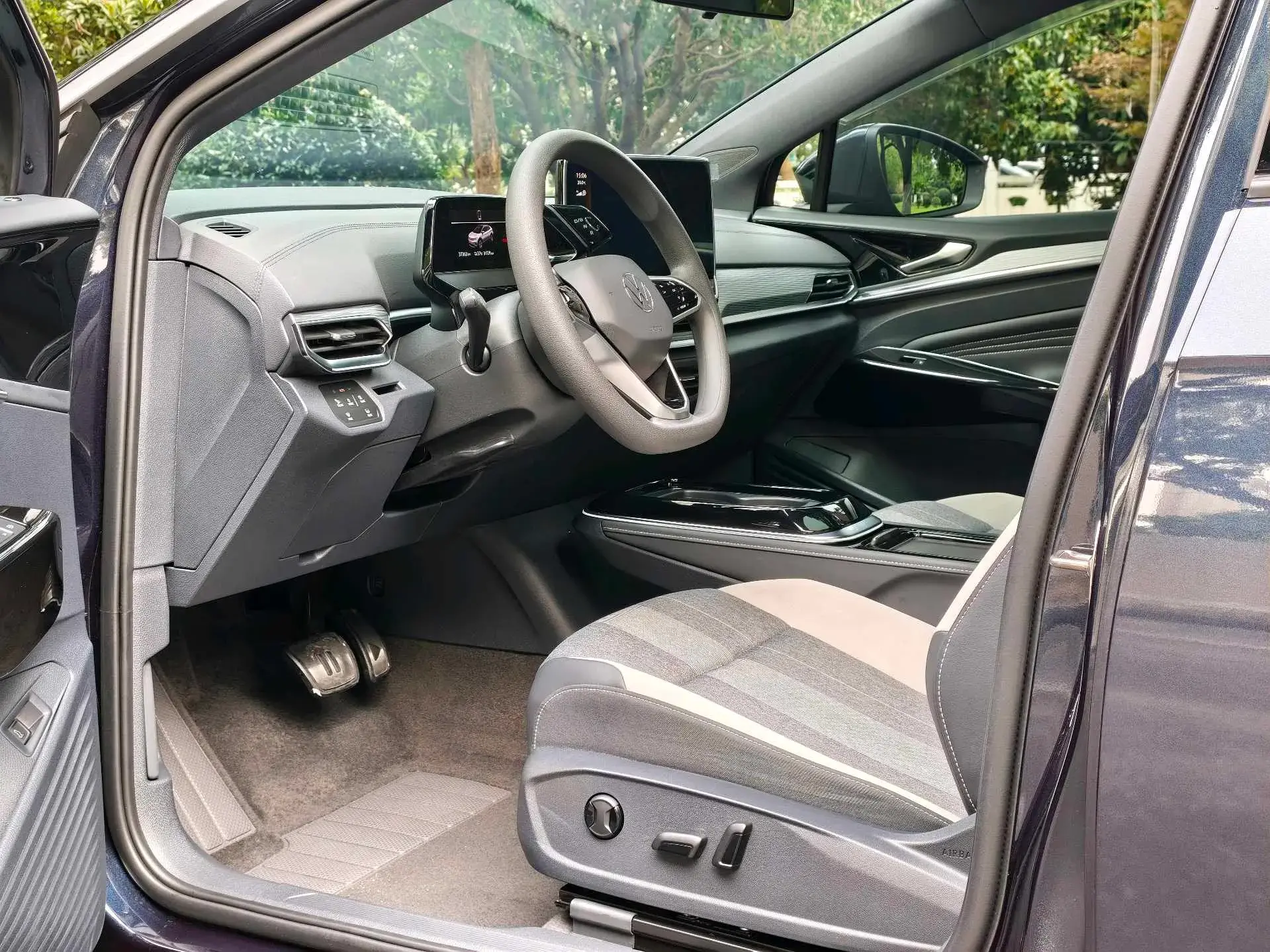 2022 VOLKSWAGEN ID.4 thumbnail 4