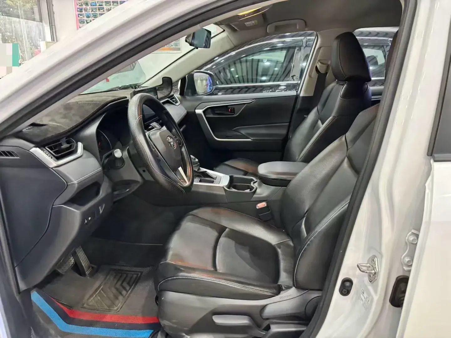 2021 TOYOTA RAV4 thumbnail 2