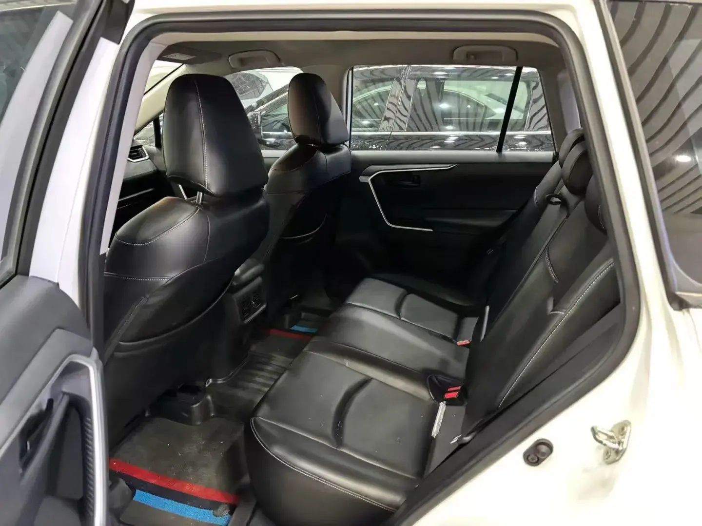 2021 TOYOTA RAV4 thumbnail 3