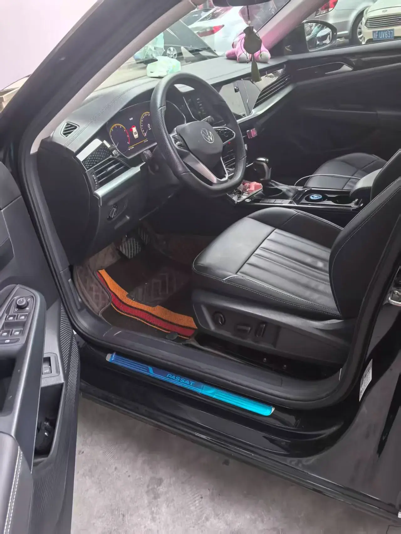 2023 VOLKSWAGEN PASSAT thumbnail 2