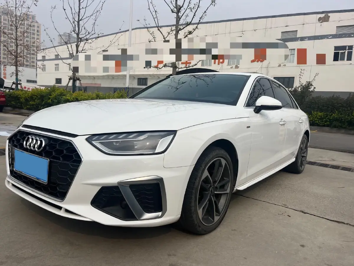 2023 Audi A4L 2.0T 190HP L4 7DCT