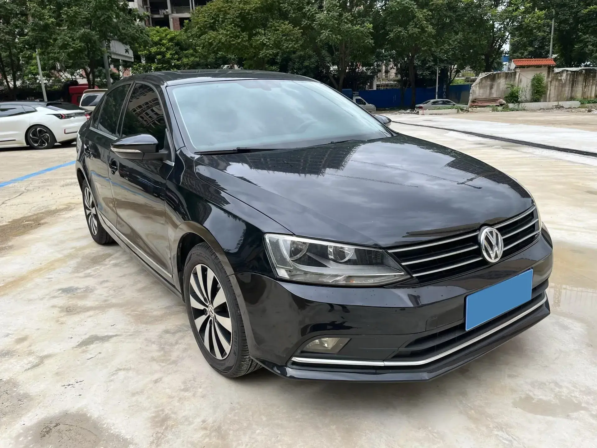 2018 VOLKSWAGEN SAGITAR thumbnail 3