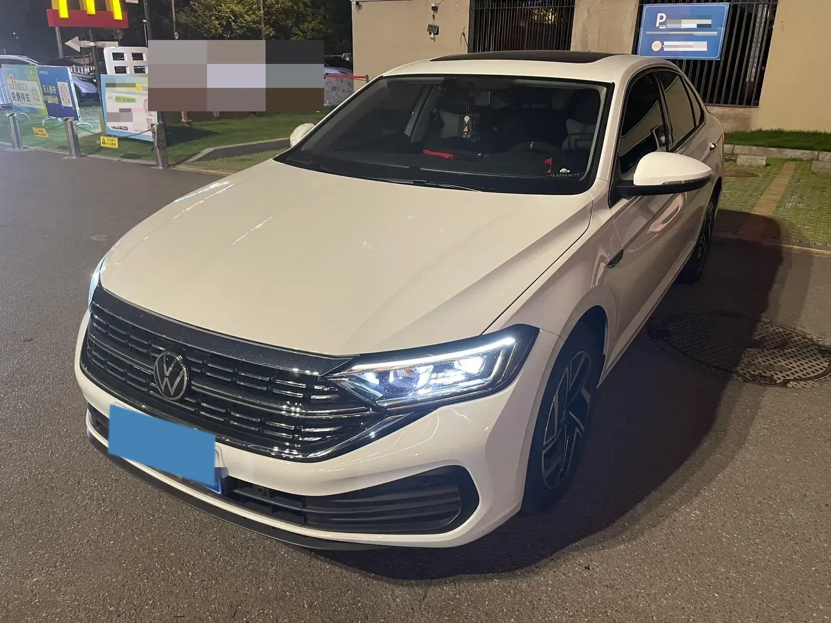 2025 VOLKSWAGEN SAGITAR view 1