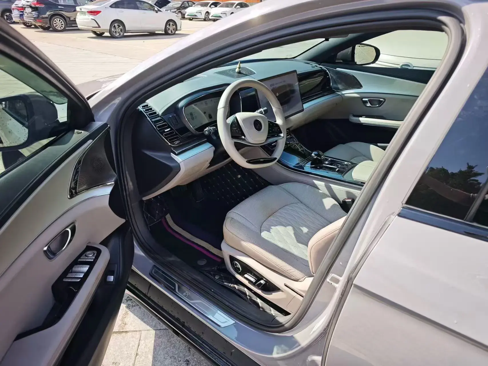 2025 BYD HAN thumbnail 2