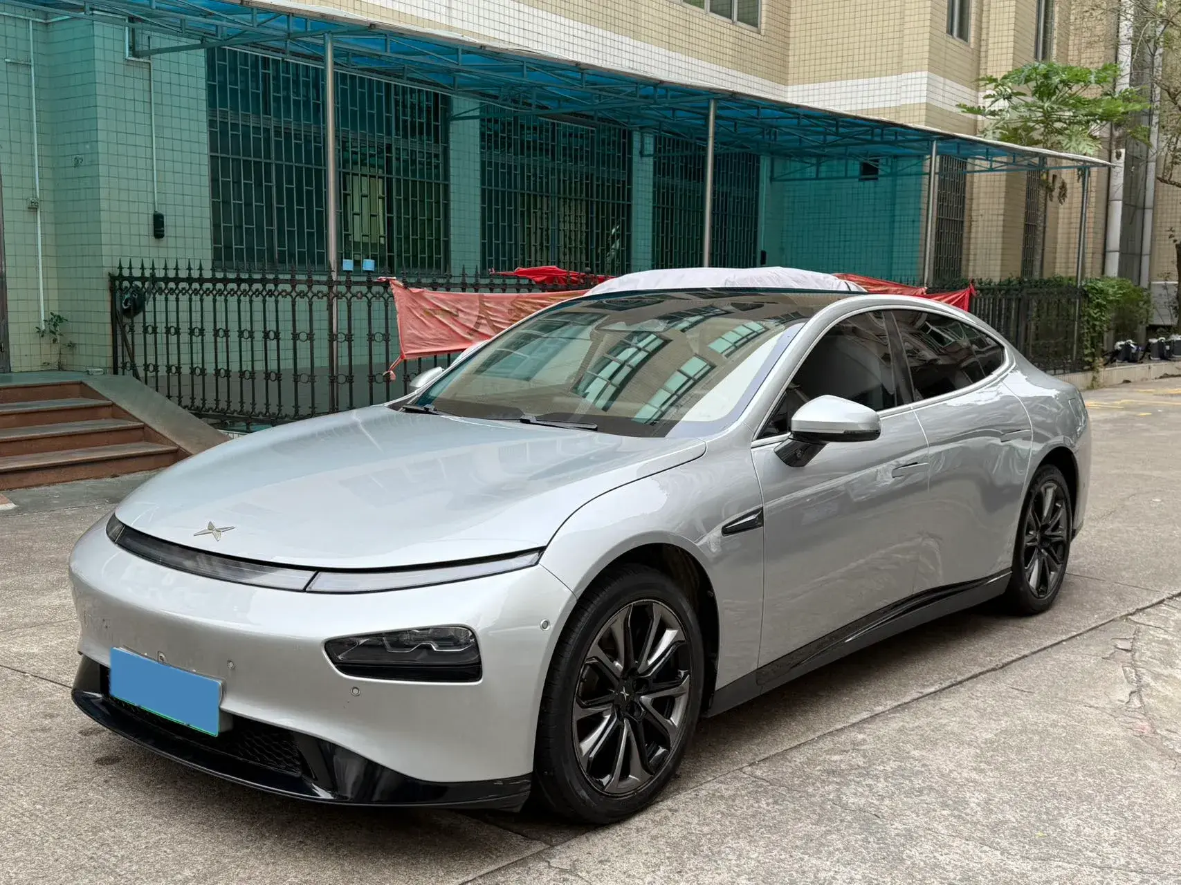 2020 XPENG P7 view 1