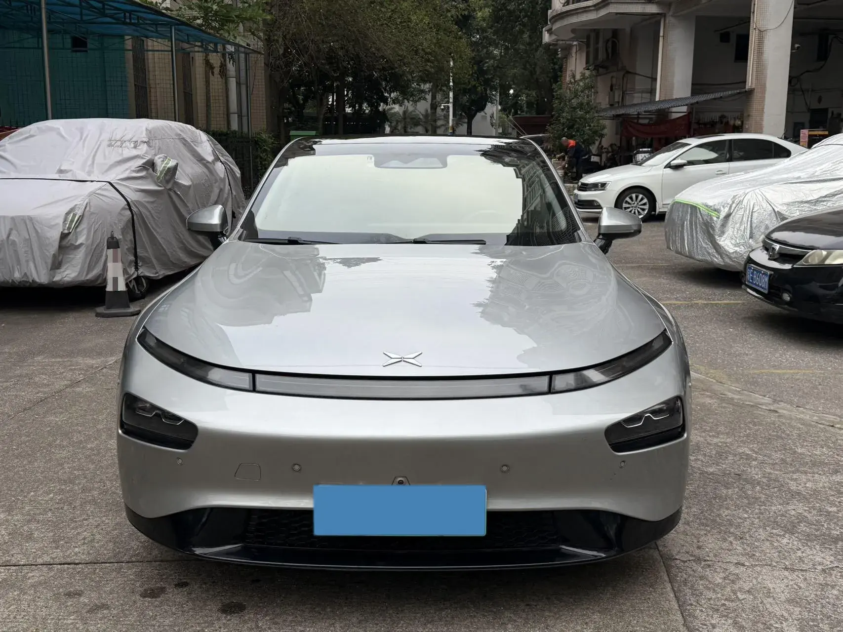 2020 XPENG P7 thumbnail 2