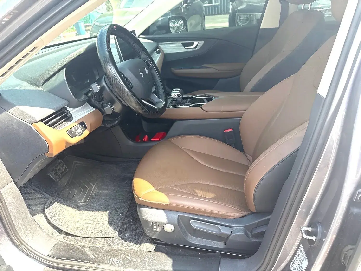 2023 HONGQI E-QM5 thumbnail 4