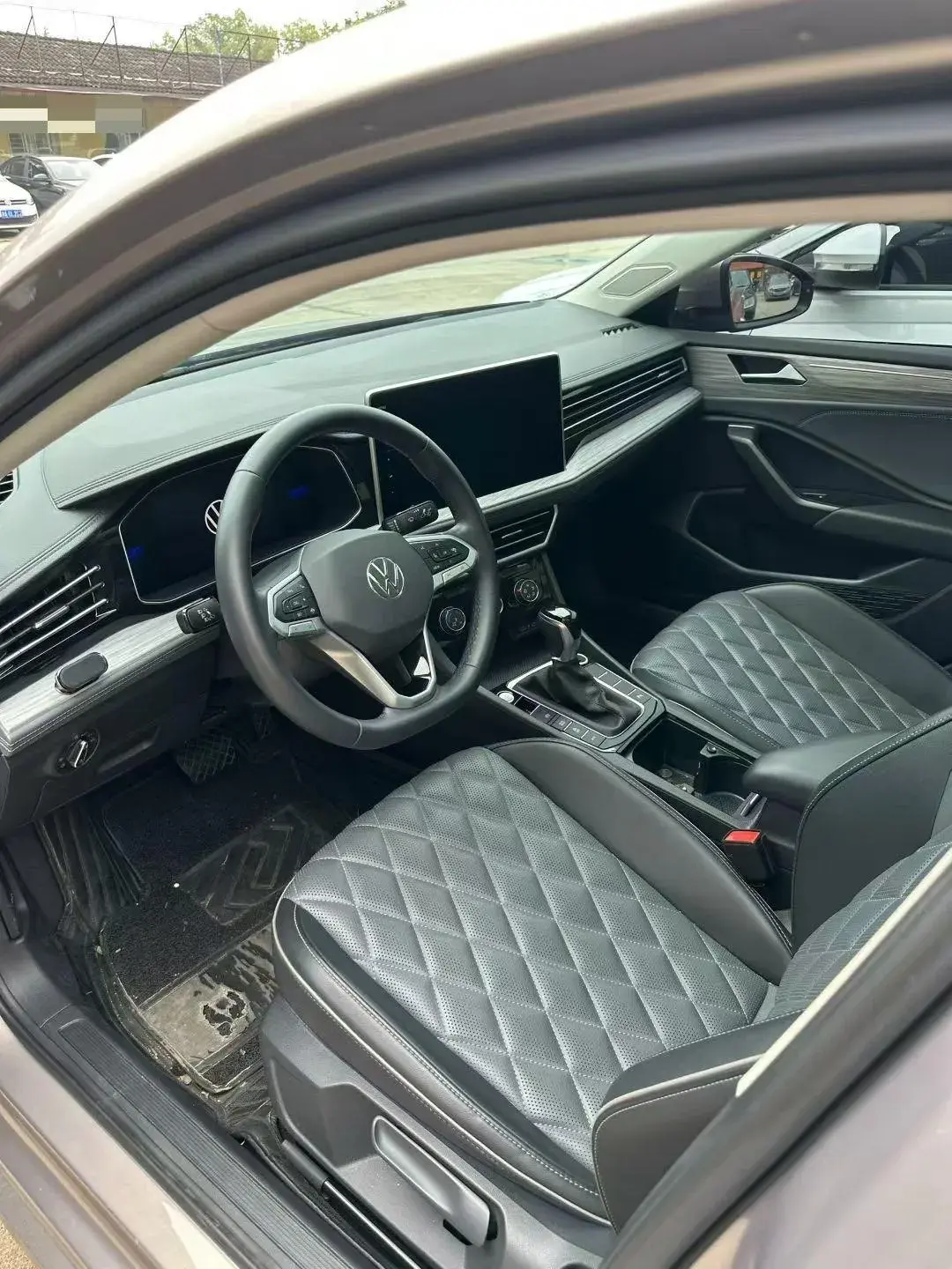 2021 VOLKSWAGEN SAGITAR thumbnail 4