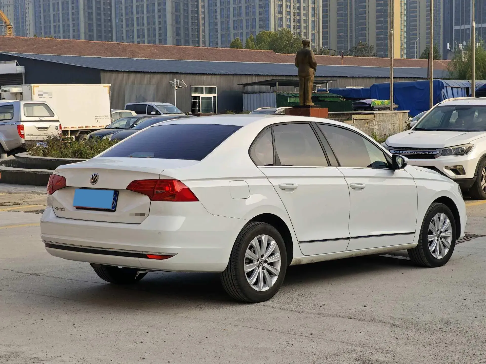 2018 VOLKSWAGEN BORA thumbnail 4