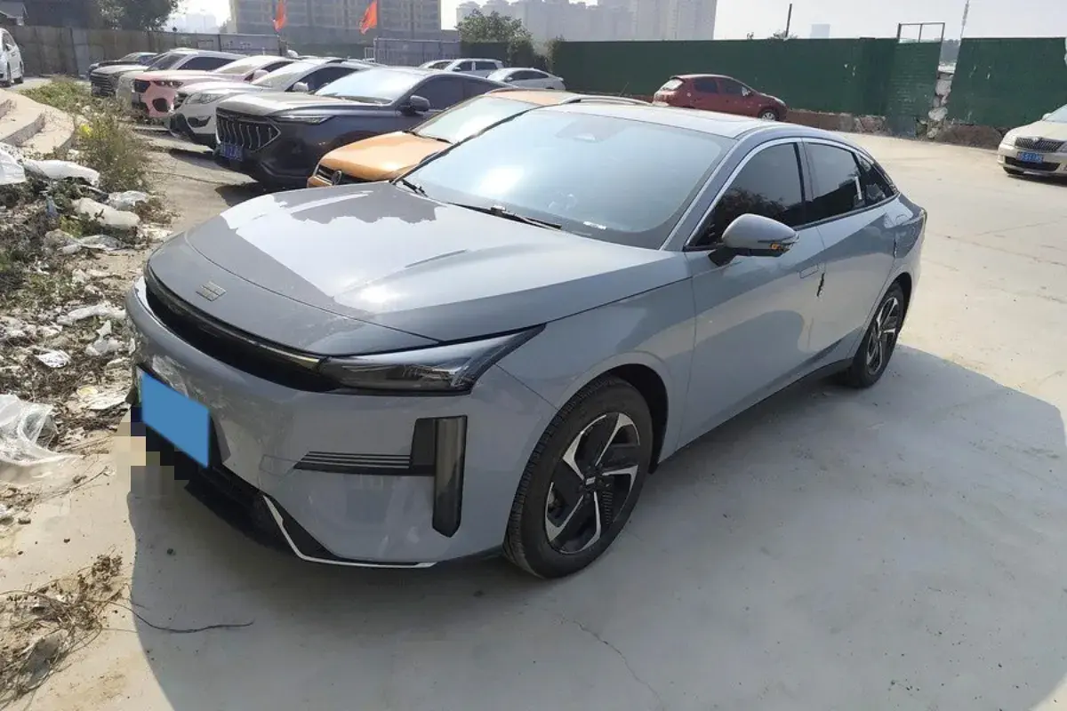 2023 Geely Galaxy L6 1.5T 163HP L4 3DHT PHEV