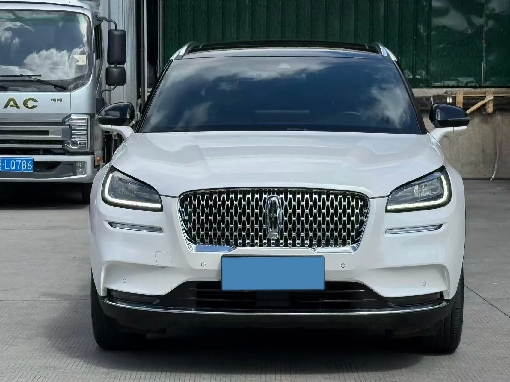 2022 LINCOLN CORSAIR thumbnail 2