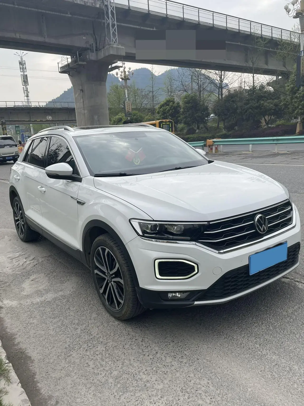 2021 VOLKSWAGEN T-ROC thumbnail 2