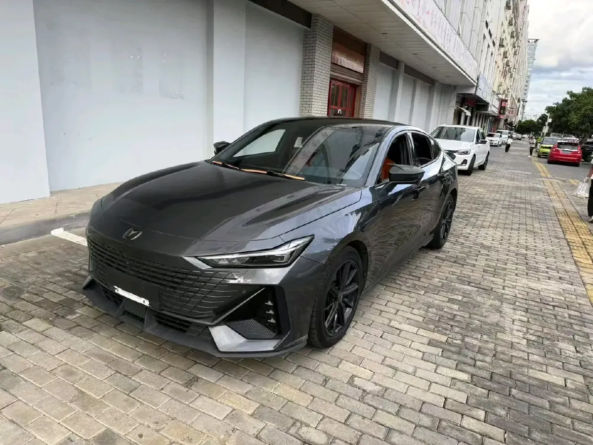 2022 ChangAn UNI-V 1.5T 188HP L4 7DCT